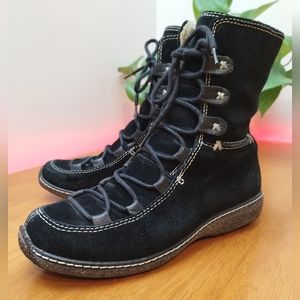 Timberland Suede Sherpa lined laced up ankle Boots size 6.5